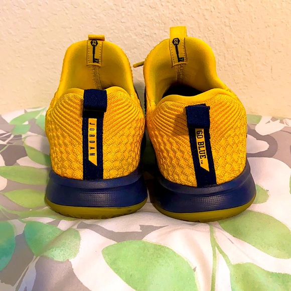 Air Jordan’s Gold/Navy Blue - Picture 5 of 5